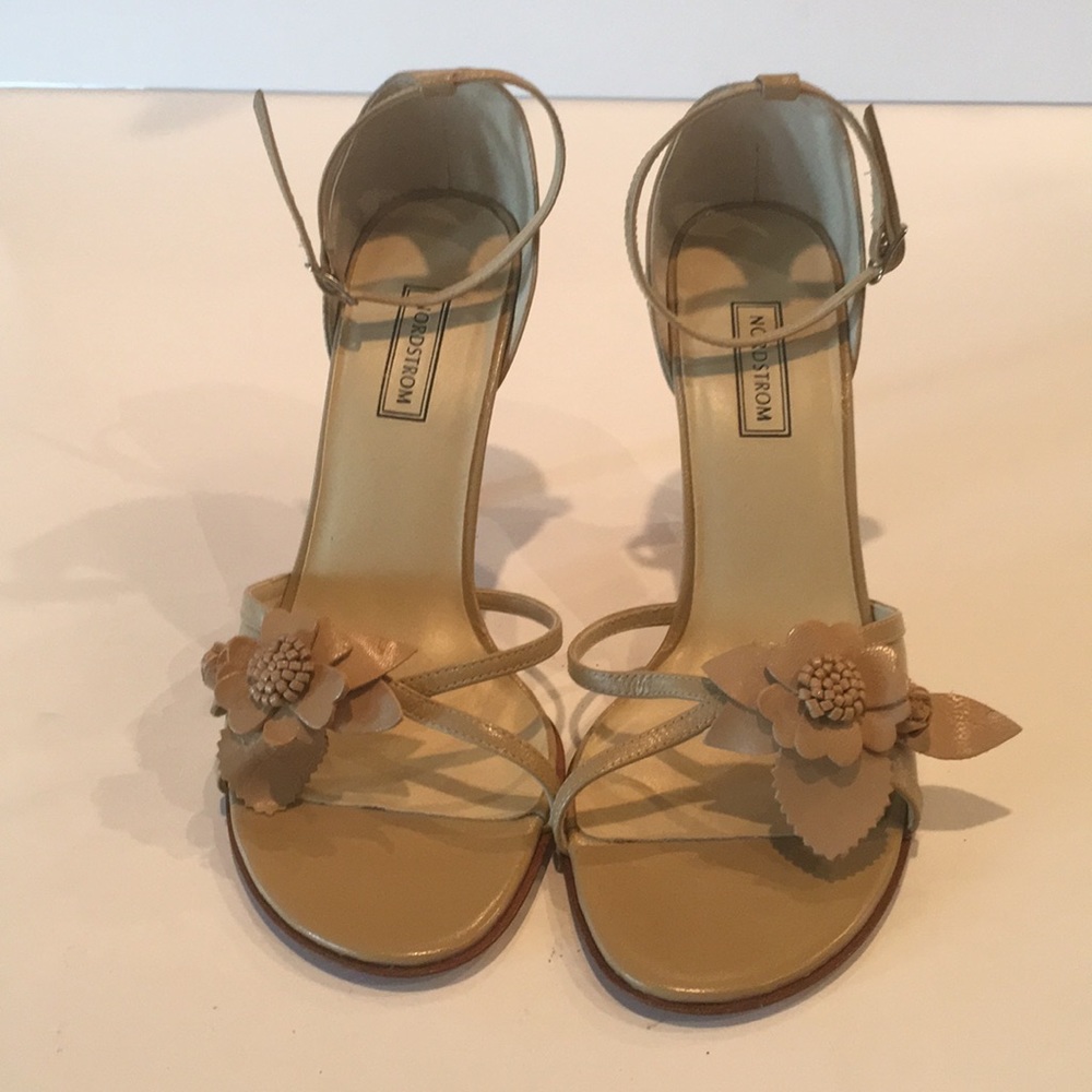 NORDSTROM BRAND NEW SHOES